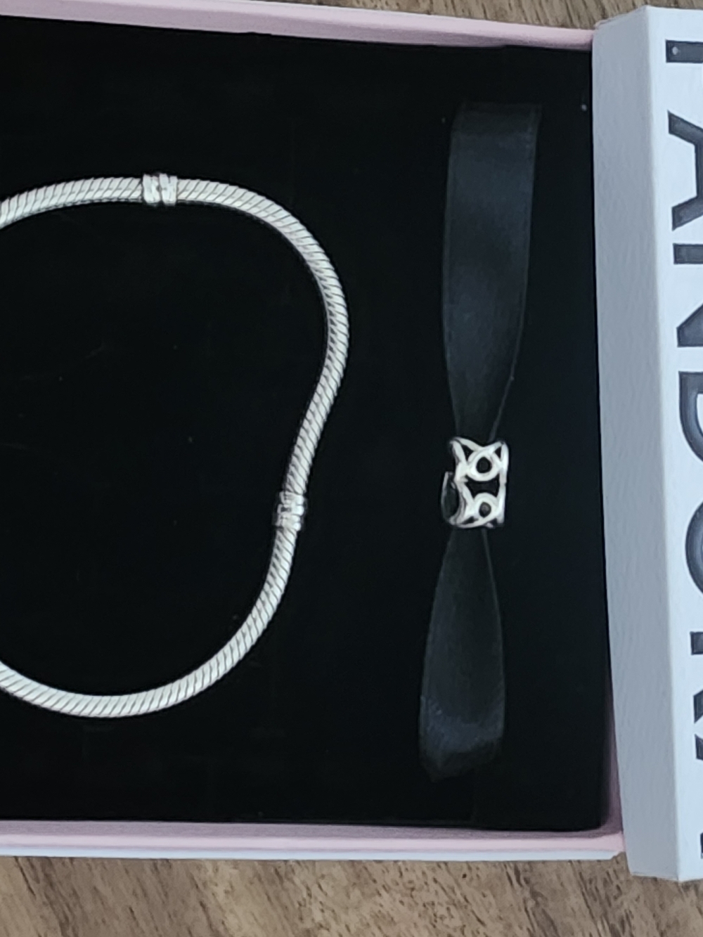 Pandora Silver Snake Bracelet With A Double Heart Charm Size 7.5